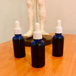 Aceite terapéutico de hierbas medicinales